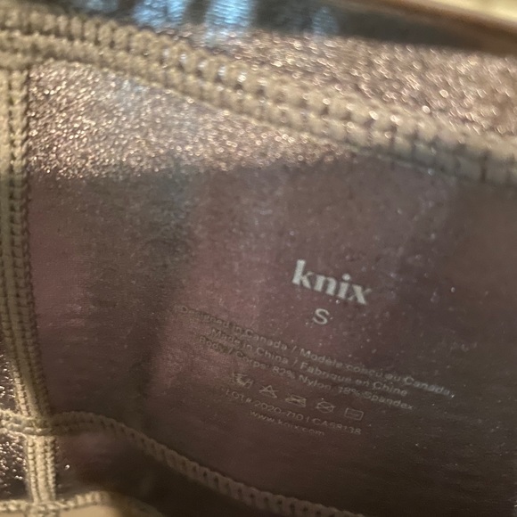 Knix silver leggings - Picture 4 of 4